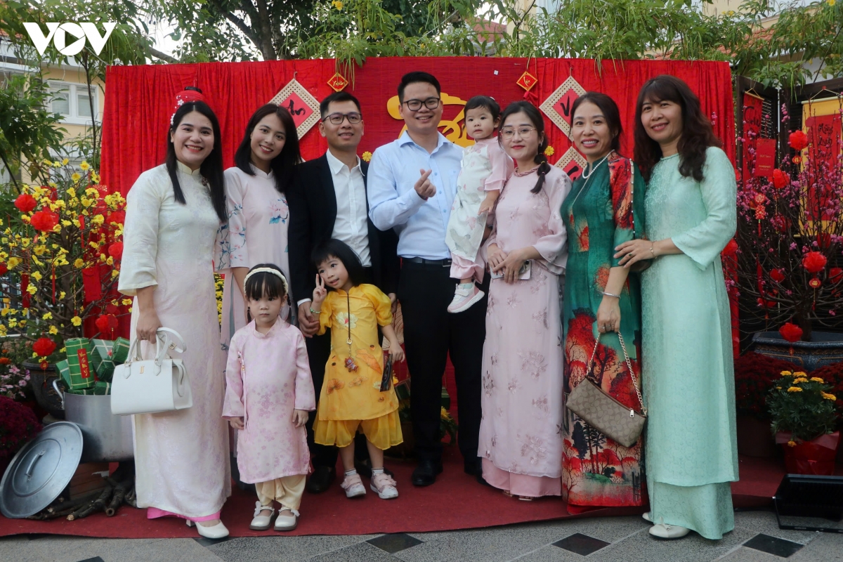 kieu bao tai campuchia cung ban be quoc te sum vay don xuan binh ngo 2026 hinh anh 3