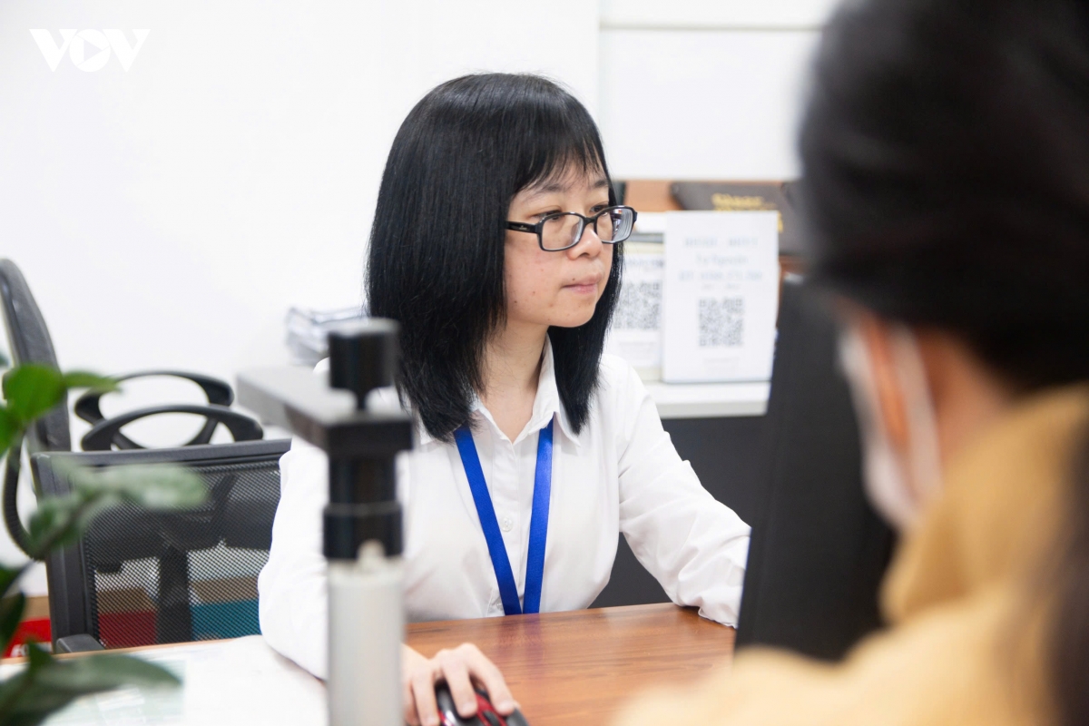 cac co quan cong so ha noi nghiem tuc lam viec ngay dau nam moi hinh anh 21