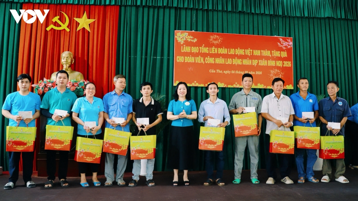 cho tet cong doan can tho tao mua tet vui cho nguoi lao dong hinh anh 7