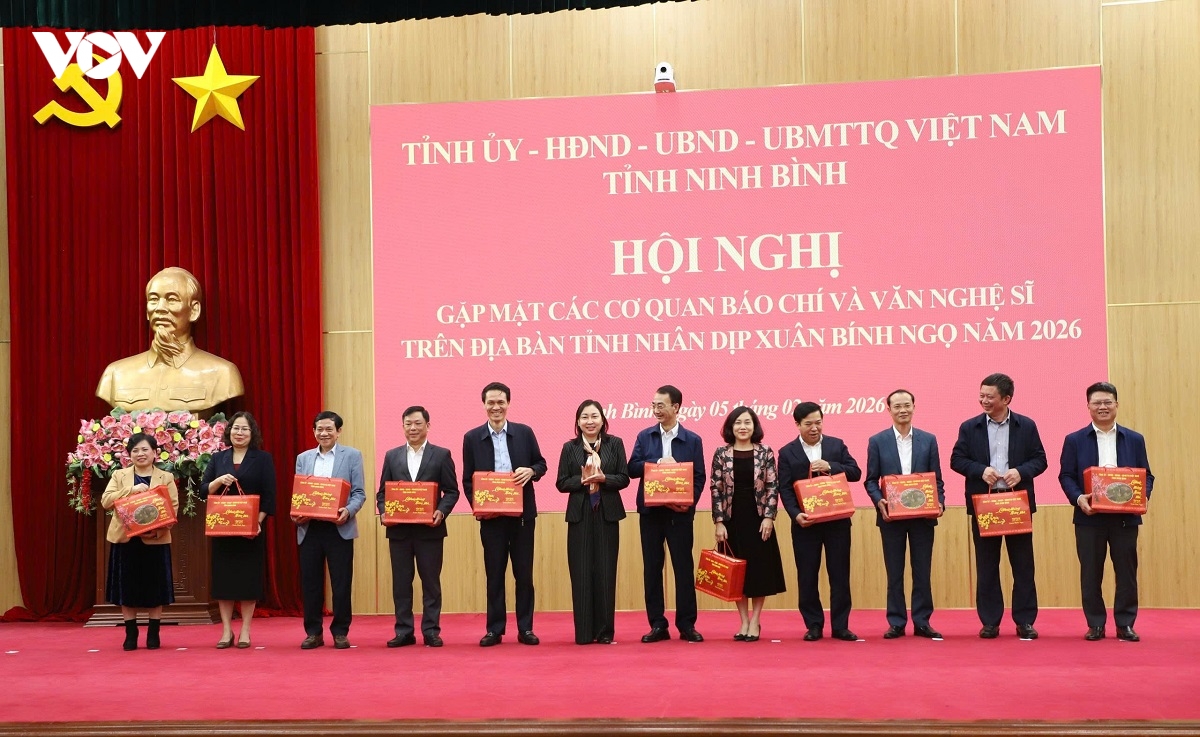 ninh binh gap mat co quan bao chi, van nghe si nhan dip xuan binh ngo 2026 hinh anh 4