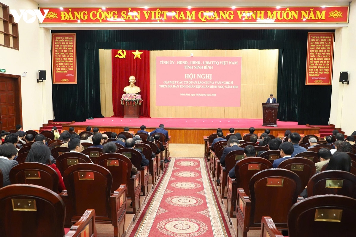 ninh binh gap mat co quan bao chi, van nghe si nhan dip xuan binh ngo 2026 hinh anh 2