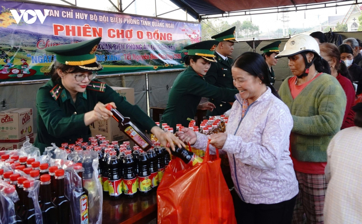 xuan bien phong - gan ket tinh quan dan noi bien gioi quang ngai hinh anh 3