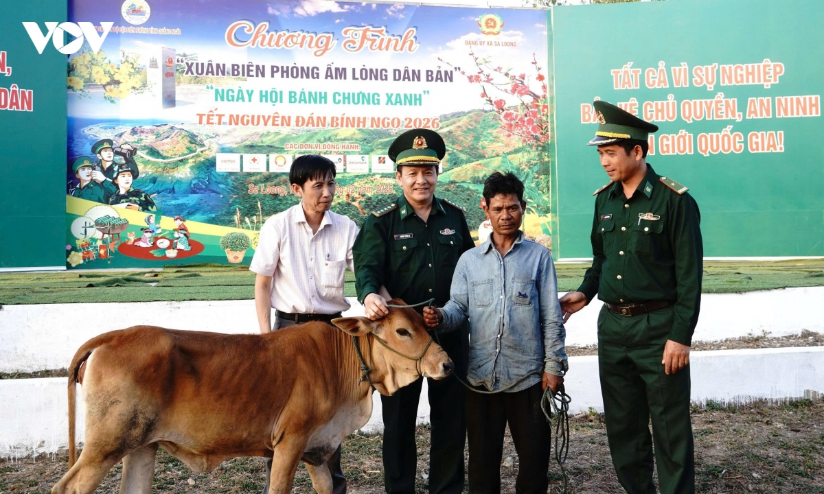 xuan bien phong - gan ket tinh quan dan noi bien gioi quang ngai hinh anh 5