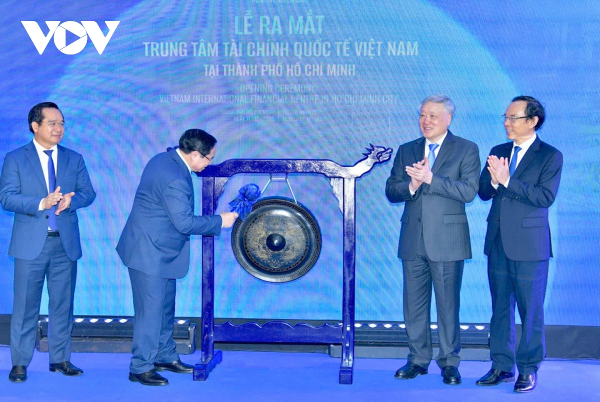 thu tuong trung tam tai chinh quoc te tp.hcm - ngon hai dang cua su phat trien hinh anh 4