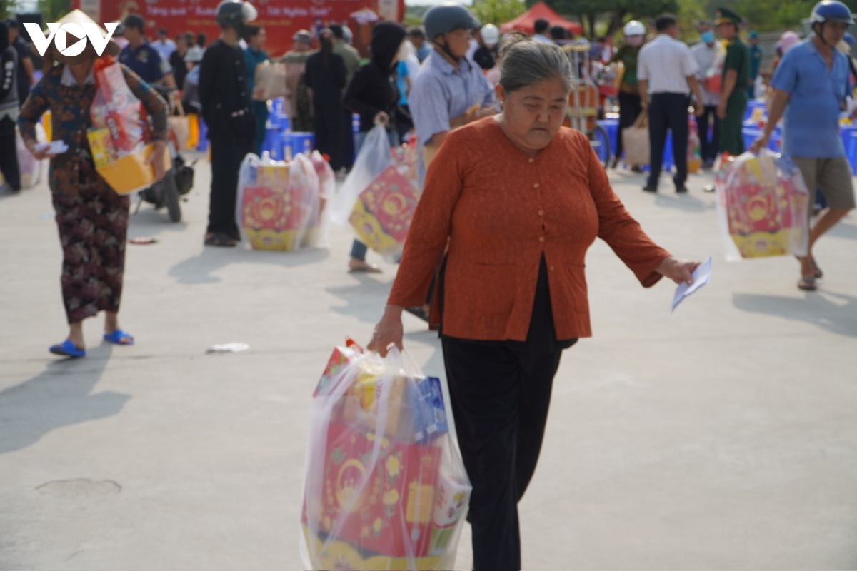 khi nhung mon qua nho det nen niem vui lon dip tet binh ngo hinh anh 2