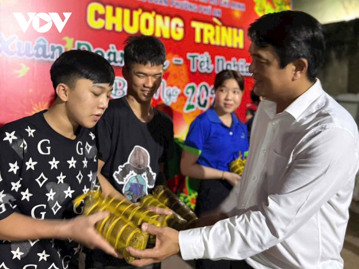 Ấm lòng những mùa Xuân xa quê của công nhân ở TP.HCM