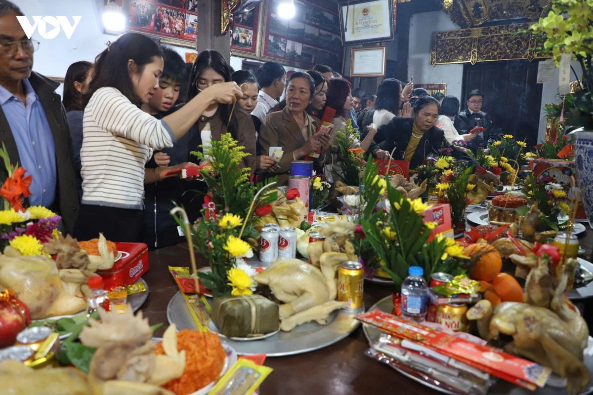 phu day dem dau xuan, khach phuong tay ngo ngang hoa minh chiem bai, xin loc mau hinh anh 2