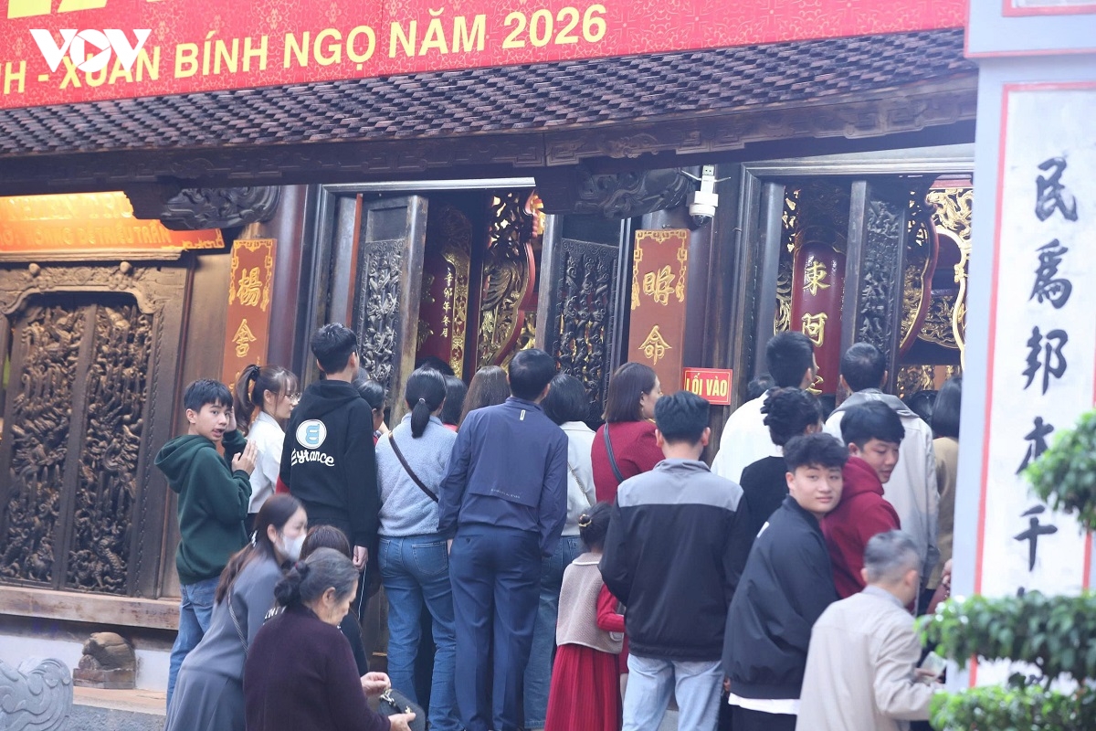 the he z noi buoc ong ba, no nuc do ve Den tran dip tet binh ngo 2026 hinh anh 14