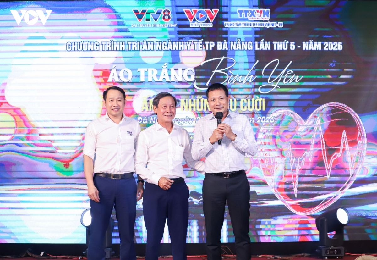  Ao trang binh yen Am ap nhung nu cuoi tri an thay thuoc hinh anh 10