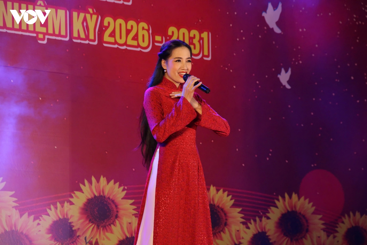Dem nghe thuat mau co toi yeu chao mung bau cu dai bieu quoc hoi khoa xvi hinh anh 5