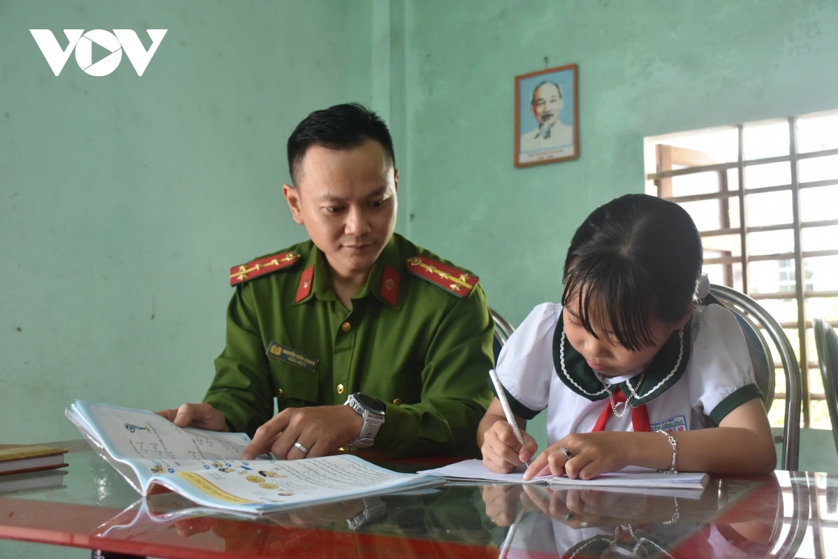 lan toa gia tri nhan van tu mo hinh con nuoi cua cong an xa hinh anh 2