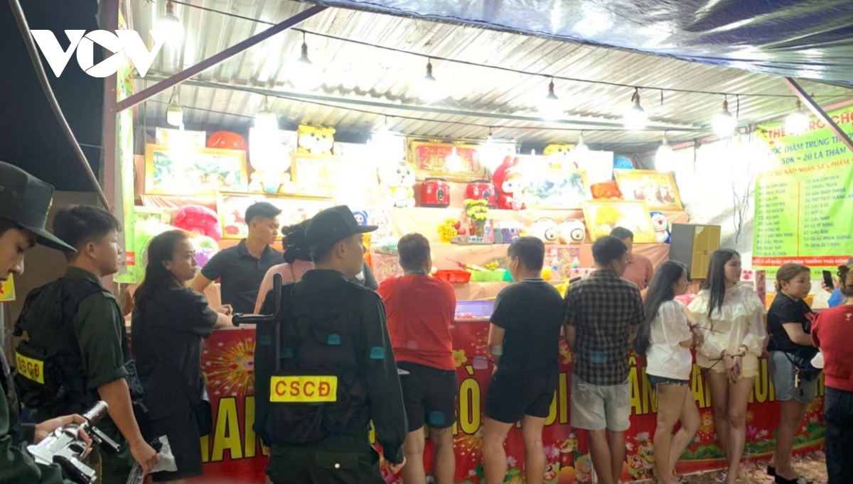 giang bay trung thuong hoi cho o tay ninh, 21 nguoi bi khoi to hinh anh 1