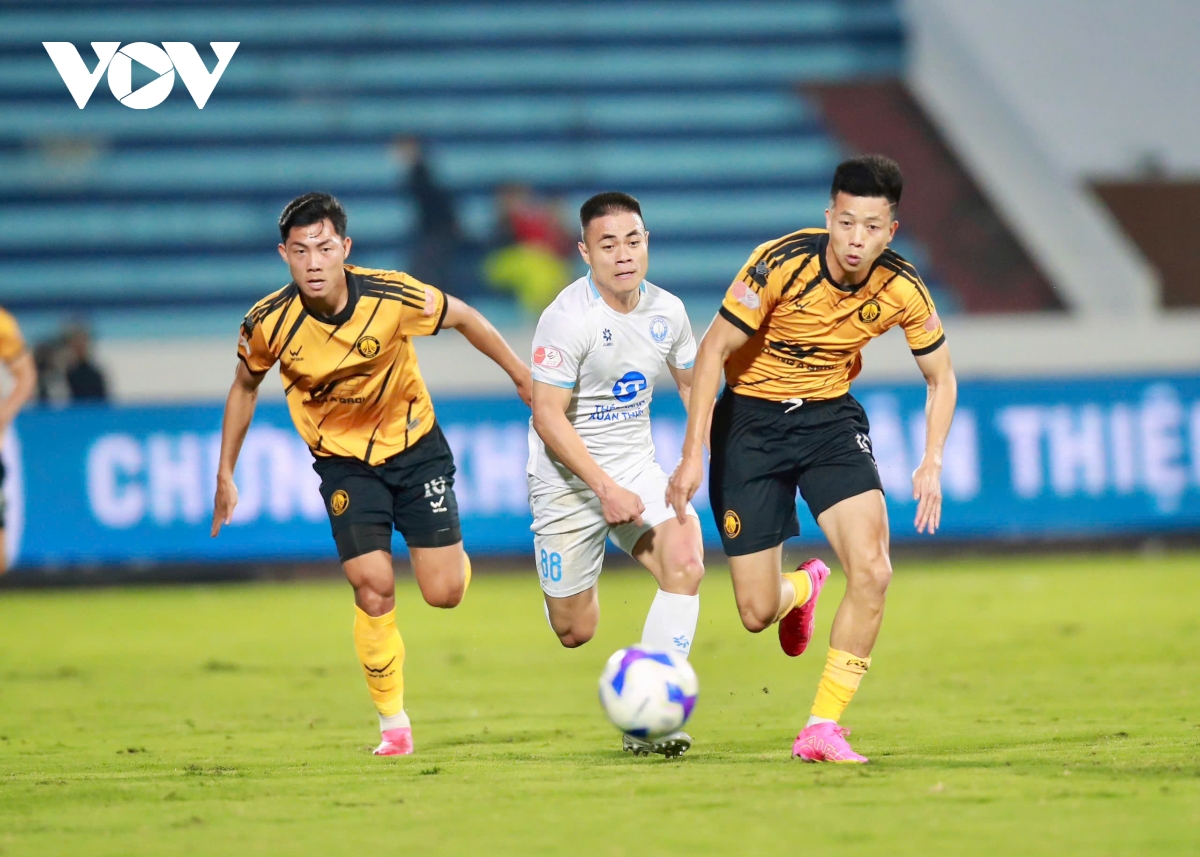 ket qua v-league nam Dinh thang nghet tho thanh hoa, Da nang hoa kich tinh hagl hinh anh 5