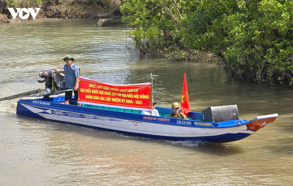 lenh denh song nuoc mang thong tin bau cu den nguoi dan hinh anh 10