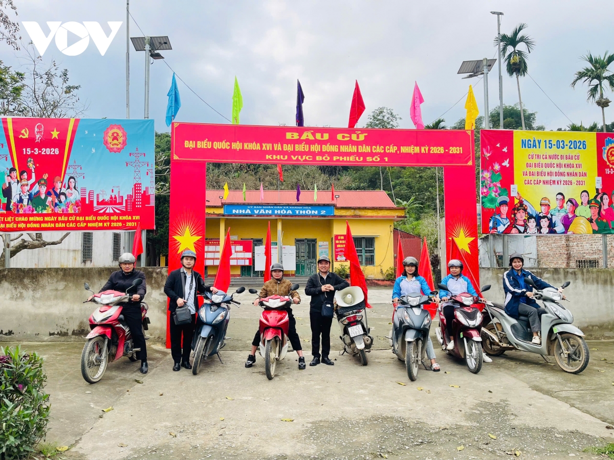 ron rang ngay hoi lon qua man dieu hanh co dong cua hoc sinh mien nui lao cai hinh anh 10