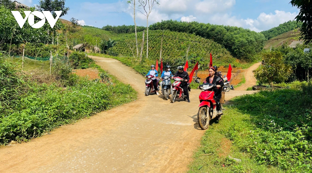 ron rang ngay hoi lon qua man dieu hanh co dong cua hoc sinh mien nui lao cai hinh anh 11