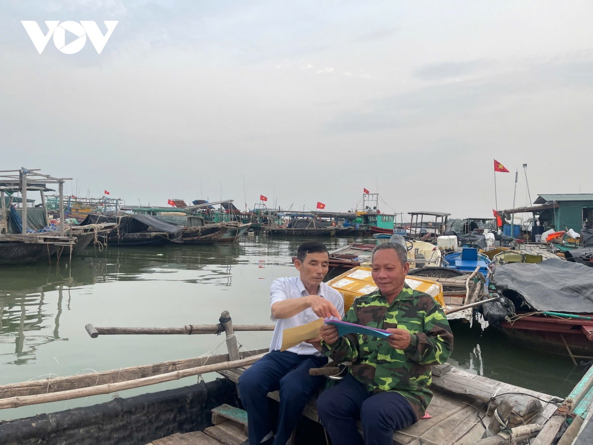 Quảng Ninh: Tuyên truyền bầu cử tới ngư dân, sẵn sàng cho ngày hội lớn