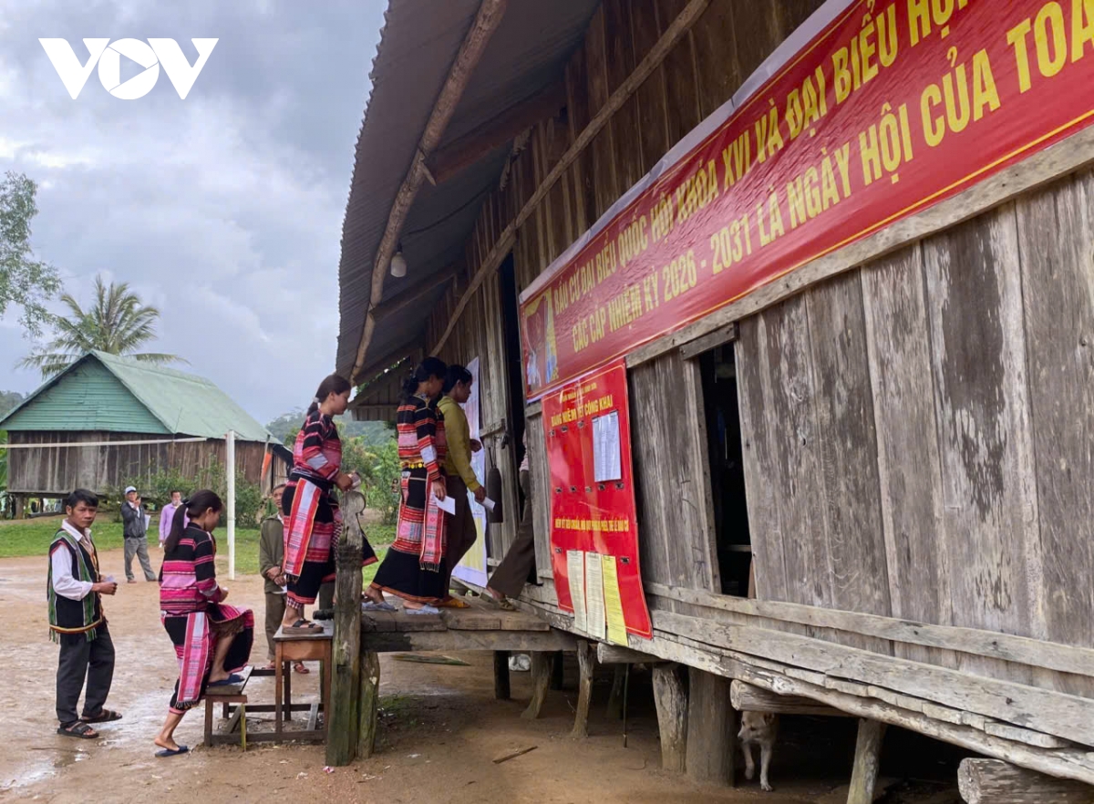 lang ba na duy nhat o gia lai bau cu som hinh anh 2