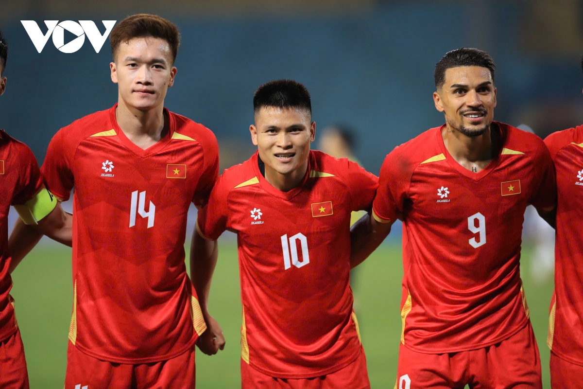 Dt viet nam thang dam Dt bangladesh trong ngay ra mat cua hoang hen hinh anh 20