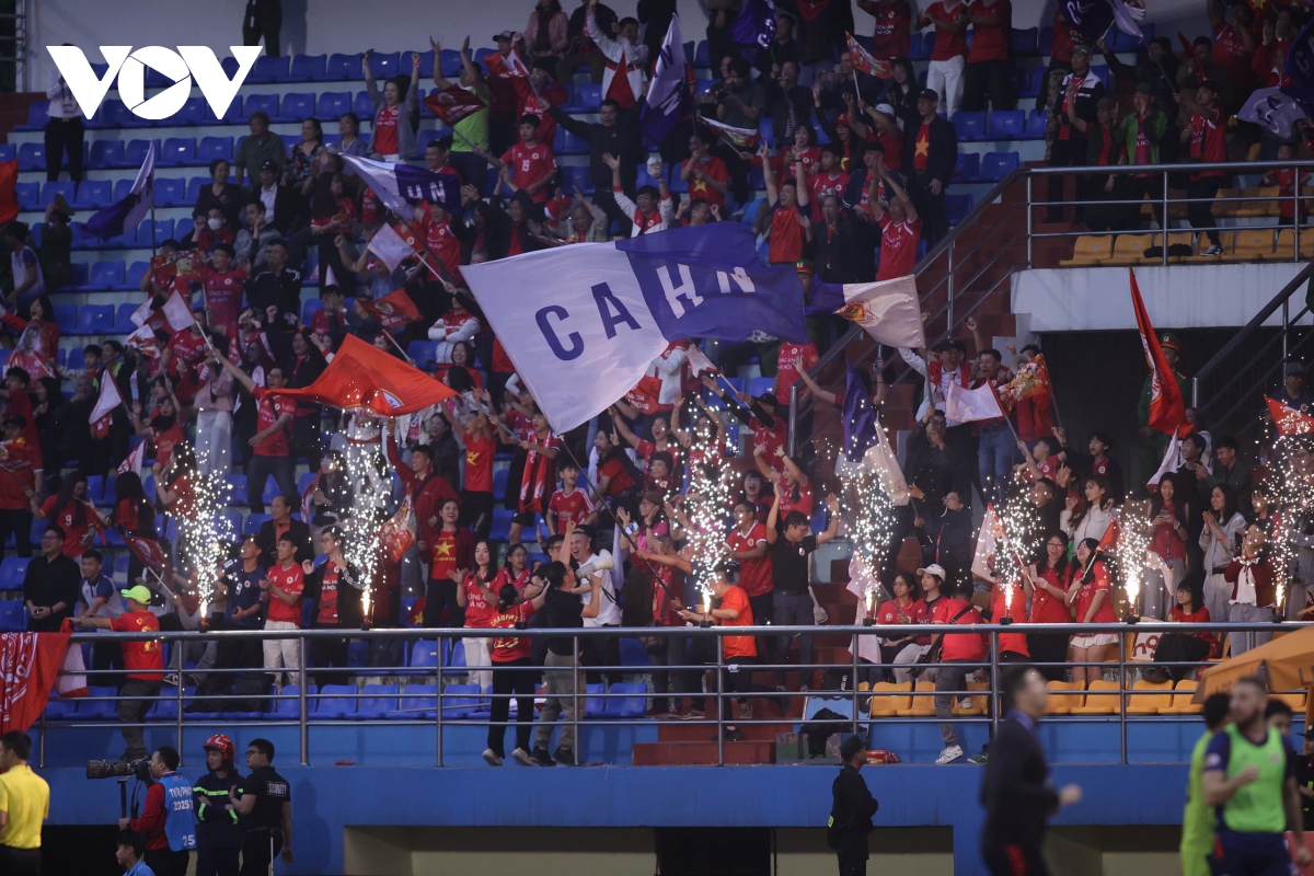 ket qua vong 16 v-league cahn danh bai ninh binh, cung co ngoi dau bang hinh anh 9