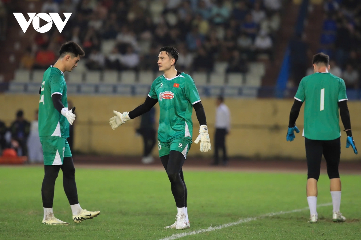 Dt viet nam thang dam Dt bangladesh trong ngay ra mat cua hoang hen hinh anh 12