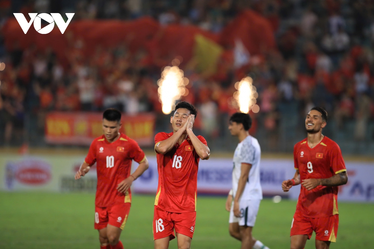 Dt viet nam thang dam Dt bangladesh trong ngay ra mat cua hoang hen hinh anh 24