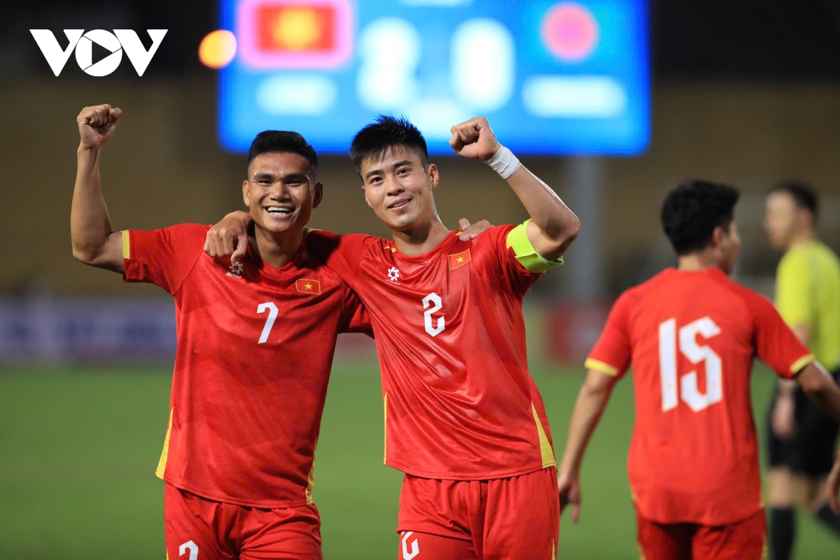 Dt viet nam thang dam Dt bangladesh trong ngay ra mat cua hoang hen hinh anh 22