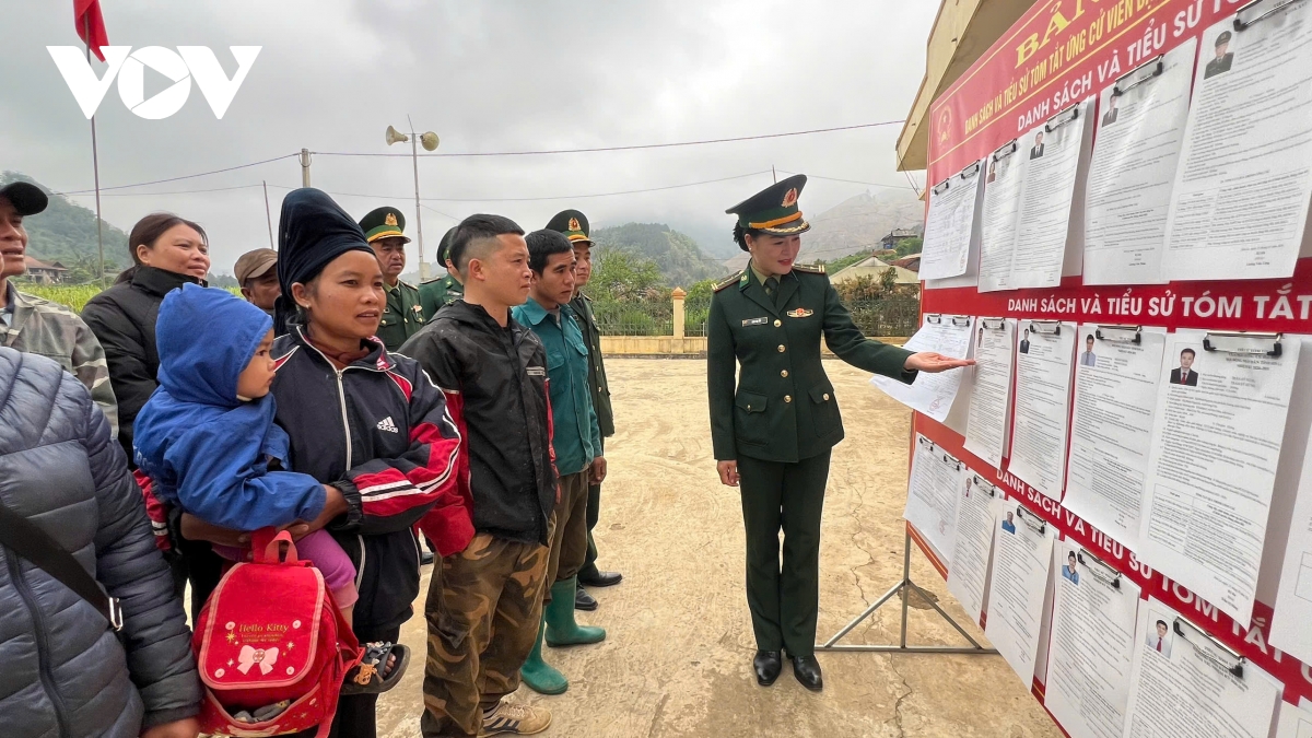 can ngay bau cu, bo doi bien phong son la len nuong, xuong ban de tuyen truyen hinh anh 7