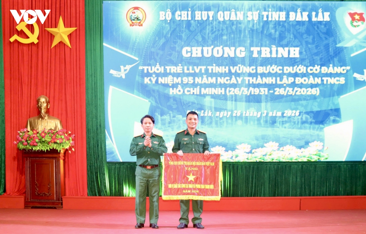 tuoi tre luc luong vu trang vung buoc duoi co Dang hinh anh 2