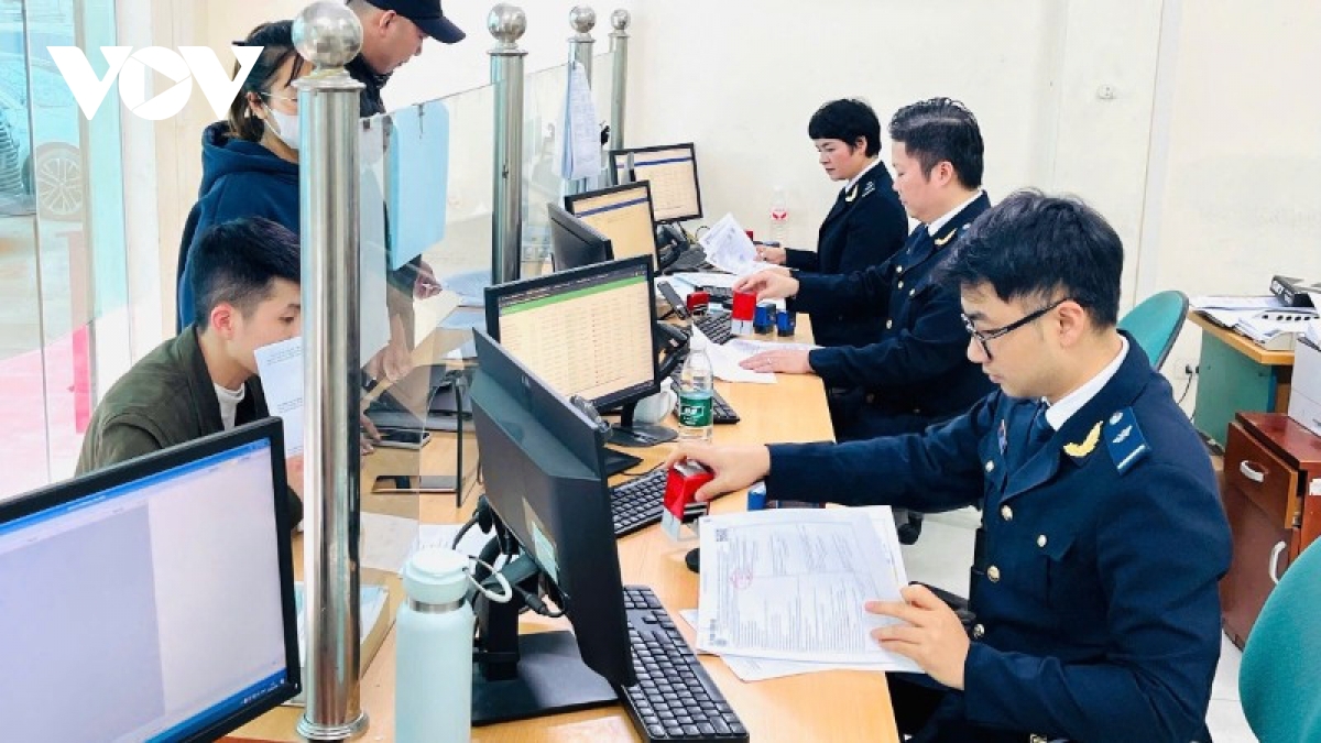 Cục Hải quan chỉ đạo áp dụng thuế 0 đồng, thống nhất mã khai báo đối với xăng dầu