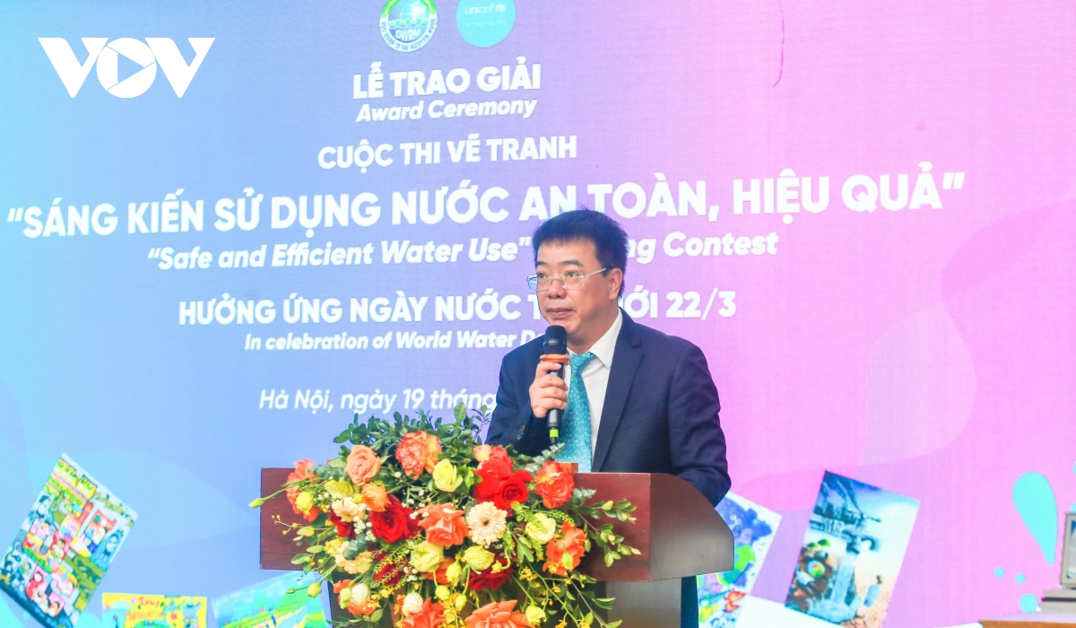 tre em viet keu goi bao ve tung giot nuoc hinh anh 1