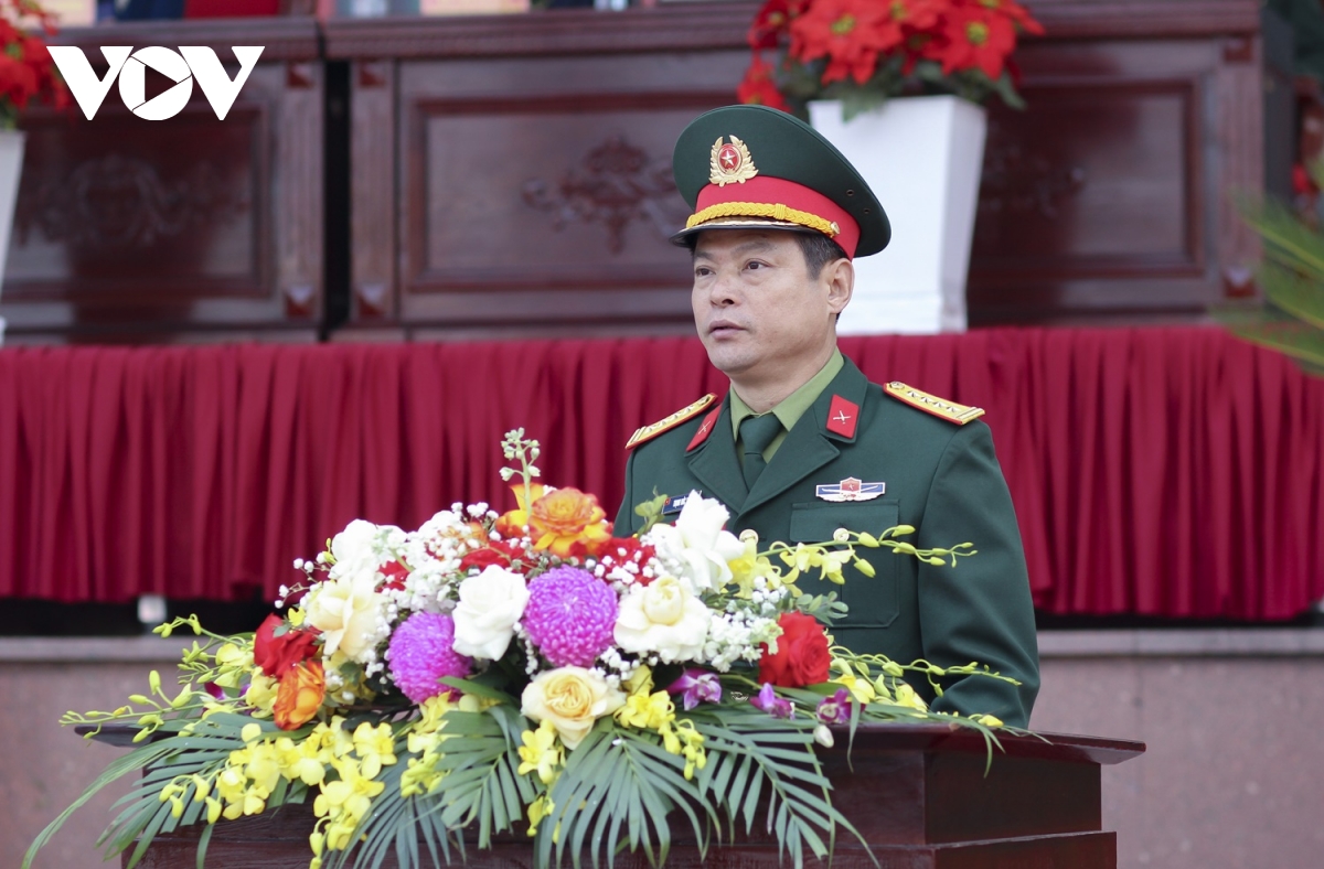 luc luong vu trang Dien bien ra quan huan luyen 2026 day khi the hinh anh 2