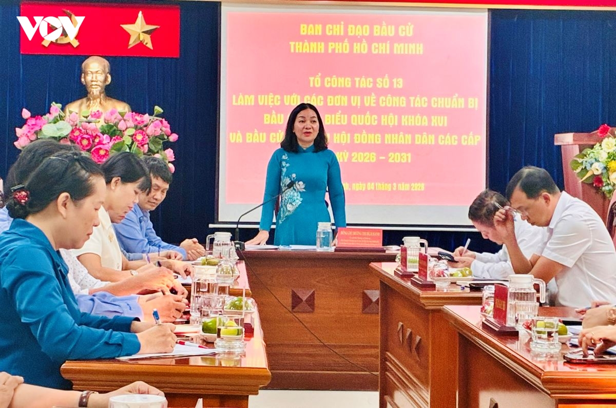 tp.hcm tang cuong tiep xuc cu tri trong thoi gian nuoc rut hinh anh 2