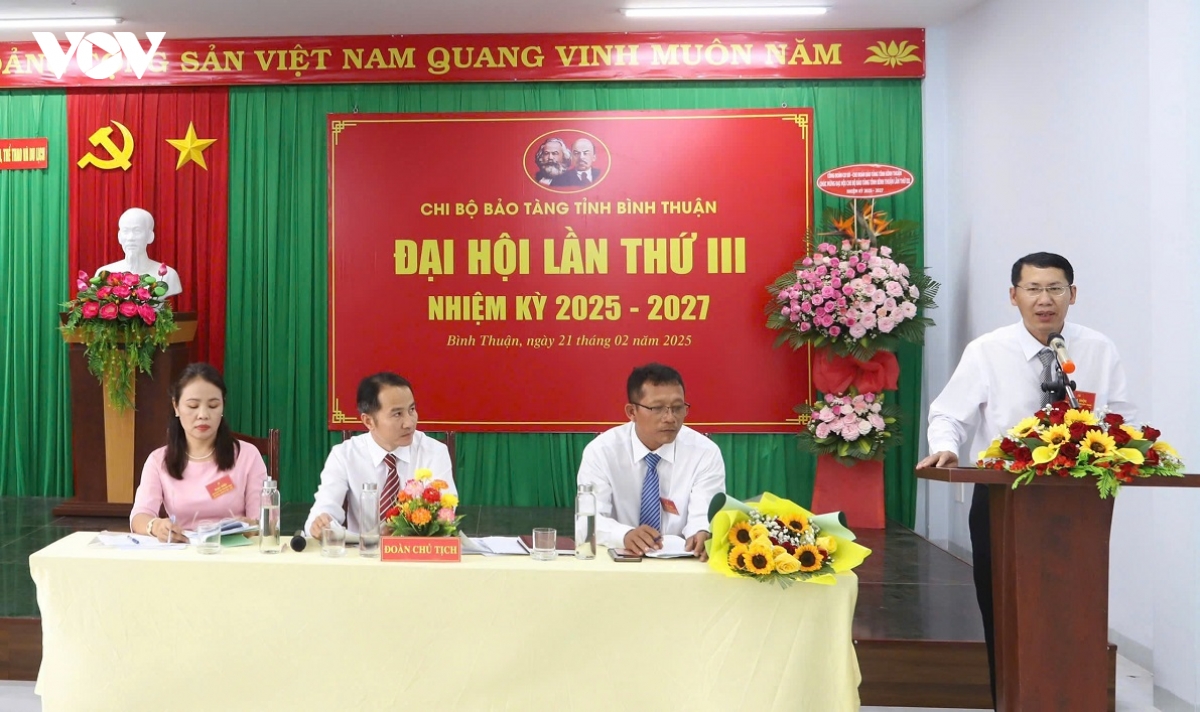 nguoi phu nu cham tu quan ly van hoa den ung cu dai bieu quoc hoi khoa xvi hinh anh 1