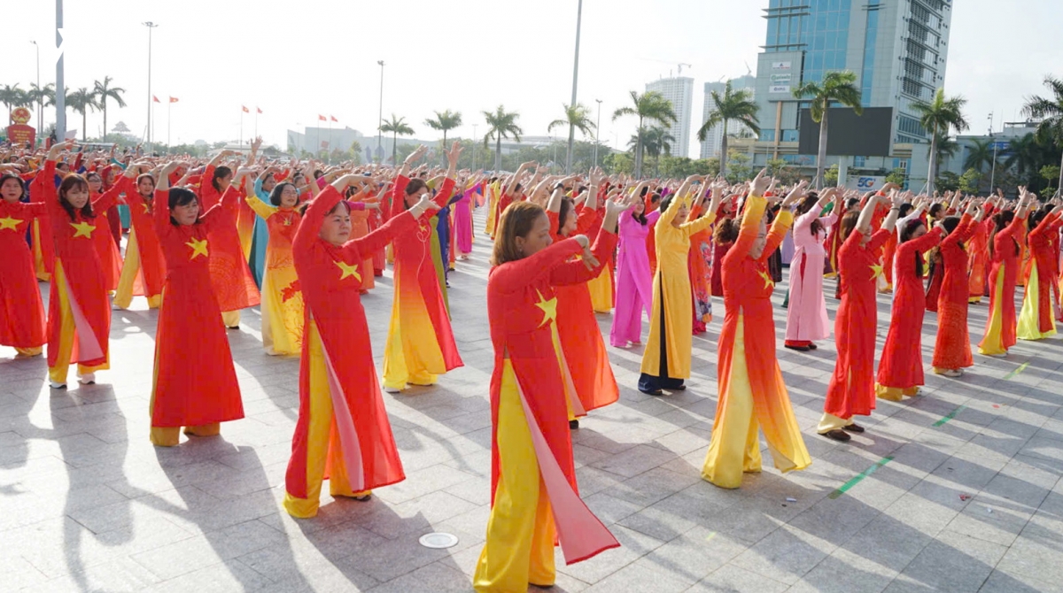 Da nang rang ro thang ba - ton vinh chi hoi phu nu tieu bieu hinh anh 2