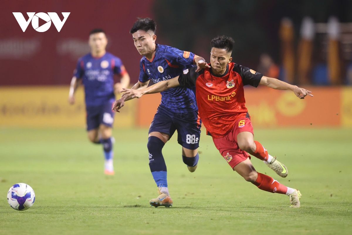 ket qua vong 16 v-league cahn danh bai ninh binh, cung co ngoi dau bang hinh anh 12