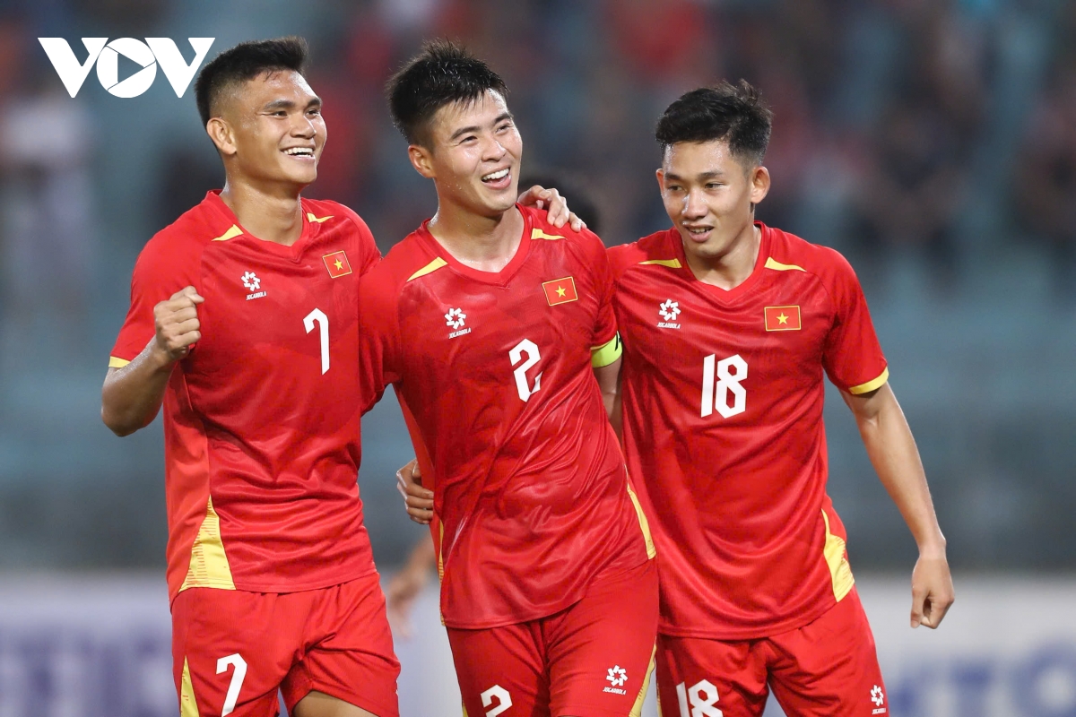 Dt viet nam thang dam Dt bangladesh trong ngay ra mat cua hoang hen hinh anh 3