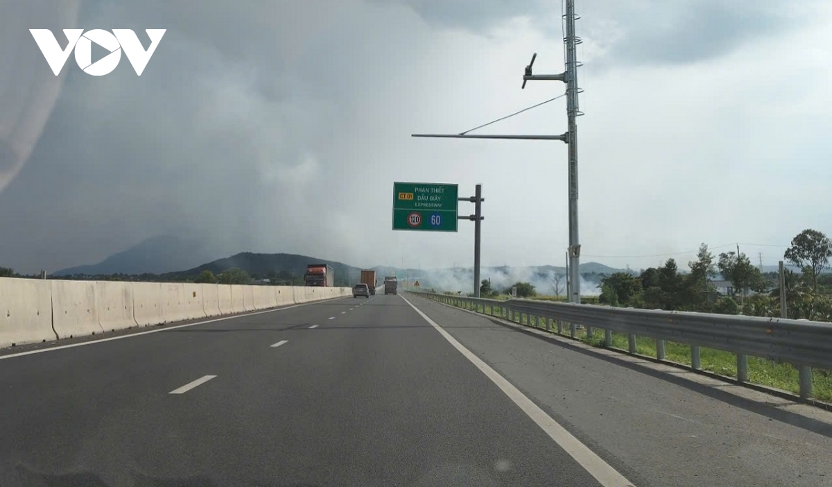 lam Dong kien nghi giai quyet tinh trang un tac giao thong tren cao toc hinh anh 2