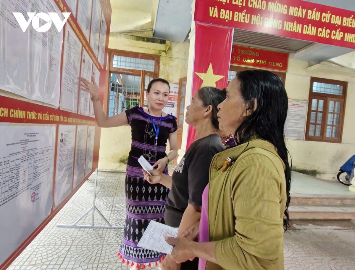 "Đến ngày 15/3, bà con tạm gác lại công việc nương rẫy để đi bầu cử"