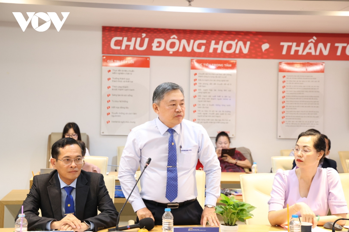 kinh te dem la mo vang tang truong cua tp.hcm, go diem nghen de but pha hinh anh 3