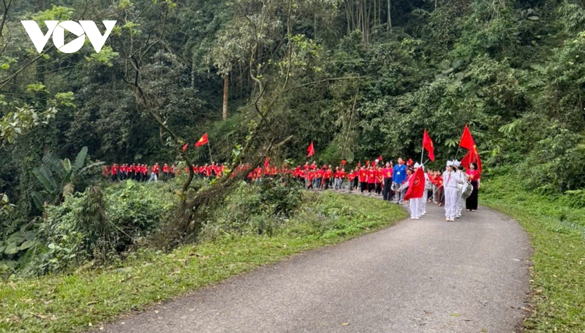 ron rang ngay hoi lon qua man dieu hanh co dong cua hoc sinh mien nui lao cai hinh anh 4