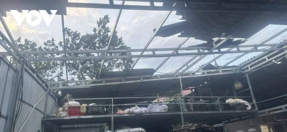 mua dong, loc xoay gay nhieu thiet hai cho lao cai hinh anh 4