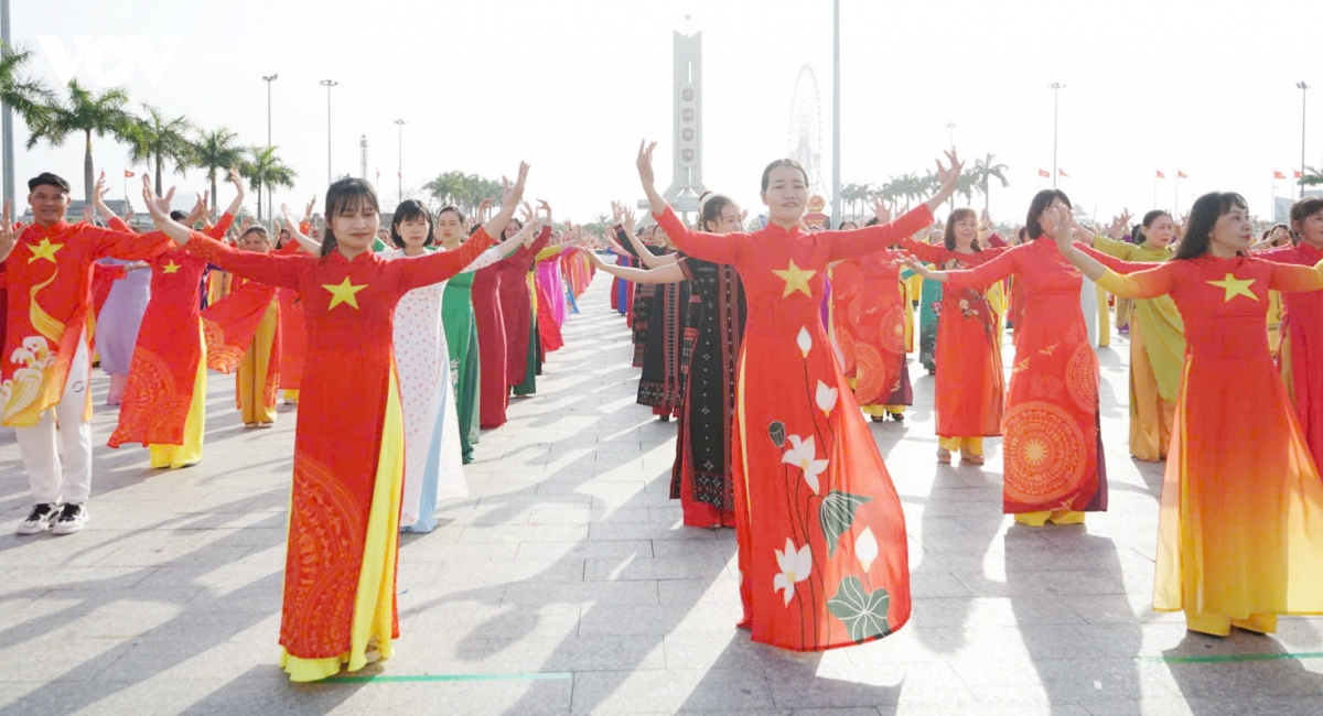 Da nang rang ro thang ba - ton vinh chi hoi phu nu tieu bieu hinh anh 4