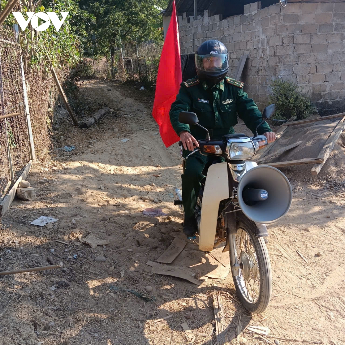 can ngay bau cu, bo doi bien phong son la len nuong, xuong ban de tuyen truyen hinh anh 4