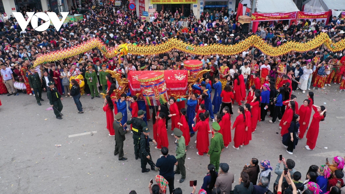 lang son don hon 1 trieu luot khach dip le hoi den ky cung - ta phu nam 2026 hinh anh 8