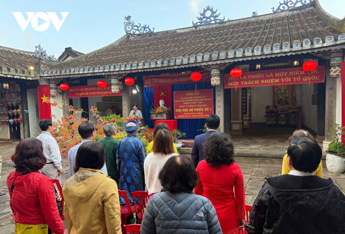 ba the he cung di bau cu giua long pho co hoi an hinh anh 5