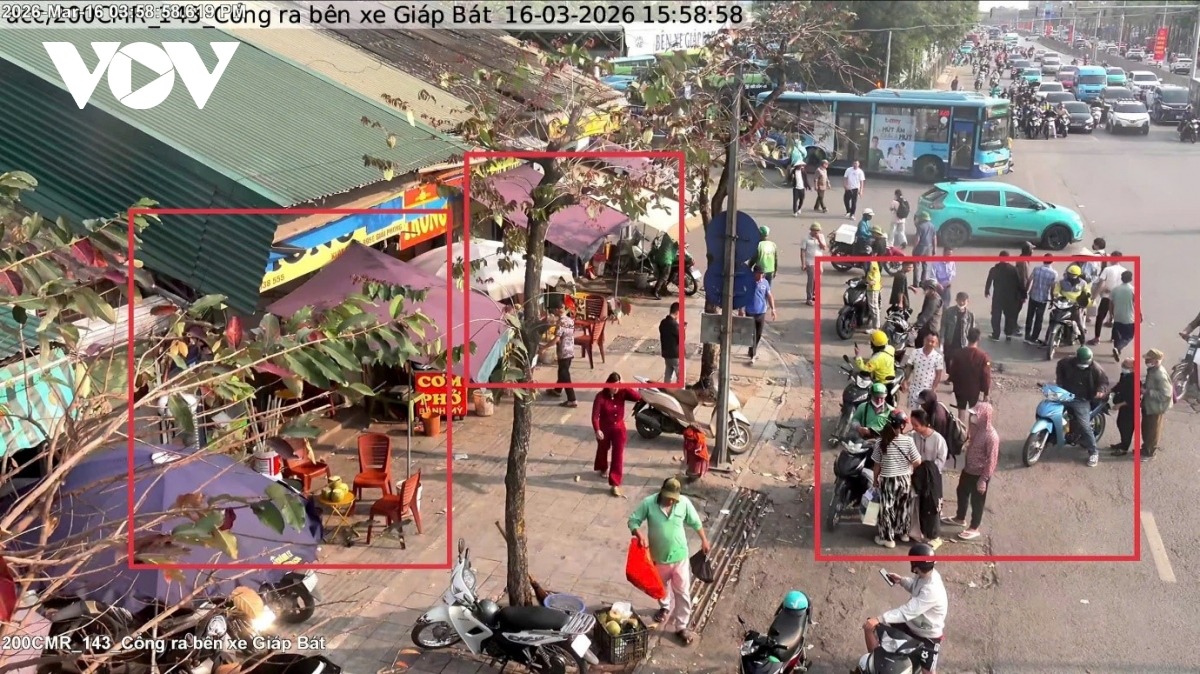 chi mot ngay, camera ai o ha noi phat nguoi 390 truong hop vi pham trat tu do thi hinh anh 6