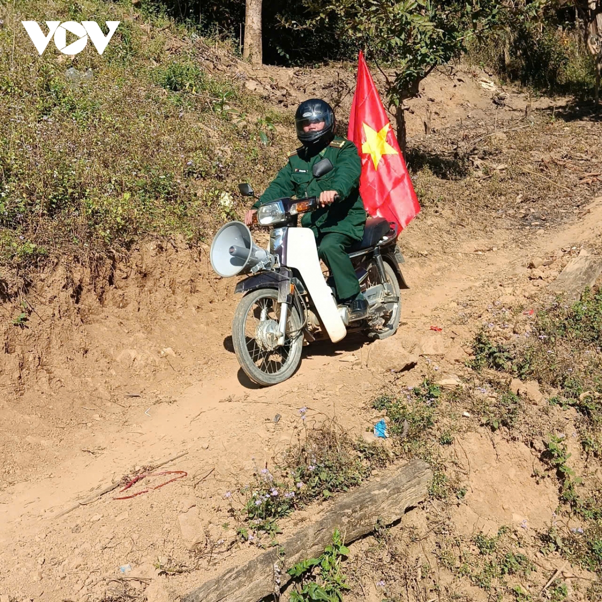 can ngay bau cu, bo doi bien phong son la len nuong, xuong ban de tuyen truyen hinh anh 5