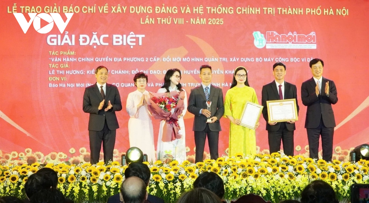 ha noi ton vinh 34 tac pham bao chi tieu bieu gop phan xay dung Dang bo thanh pho hinh anh 2