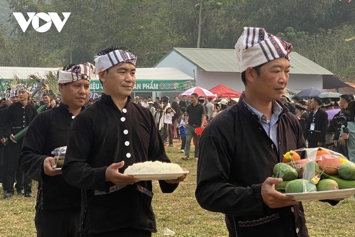 ron rang le hoi bun voc nam ben dong nam mu hinh anh 7